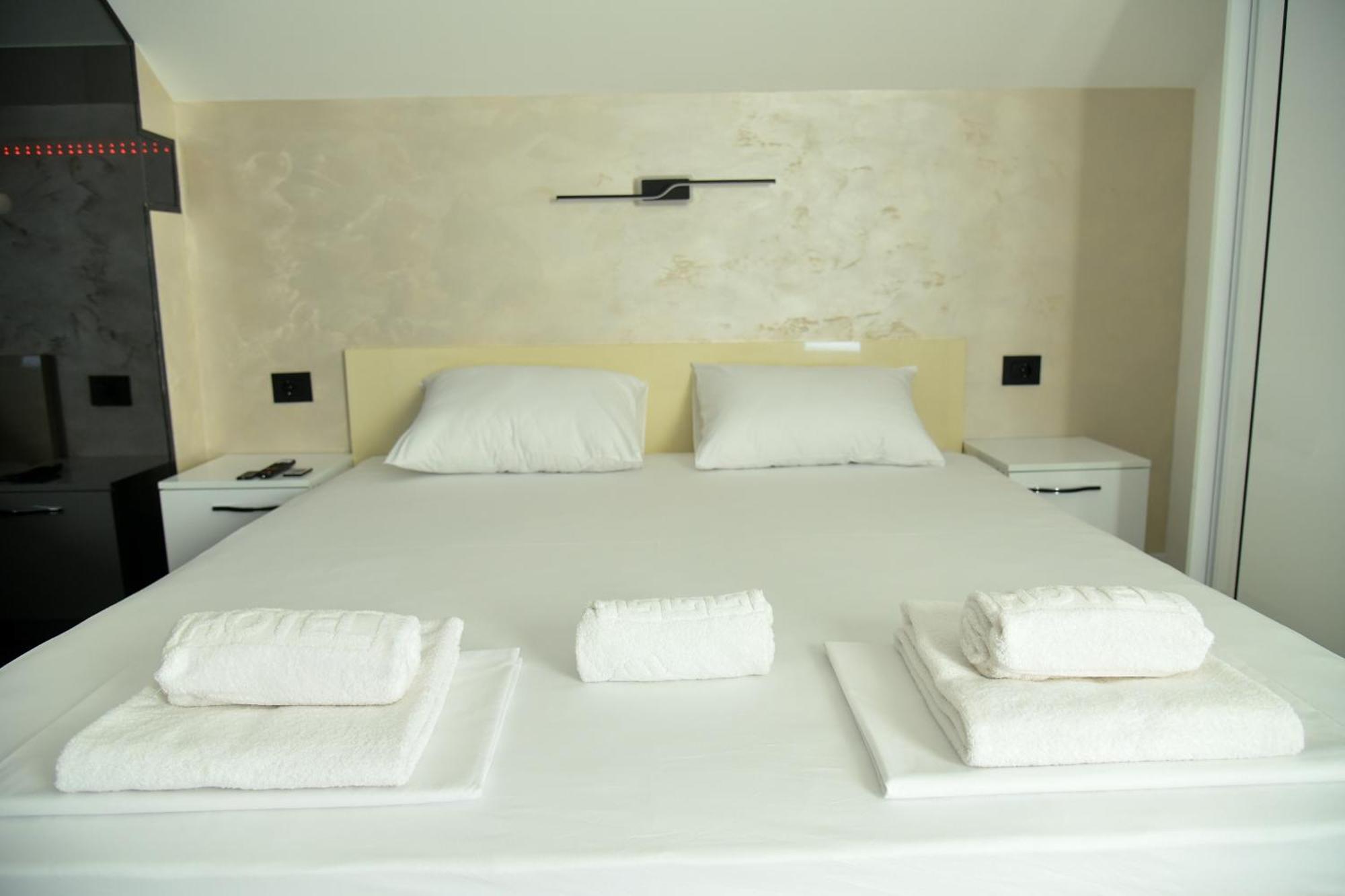 Pansion Eden Hotel นิส ภายนอก รูปภาพ